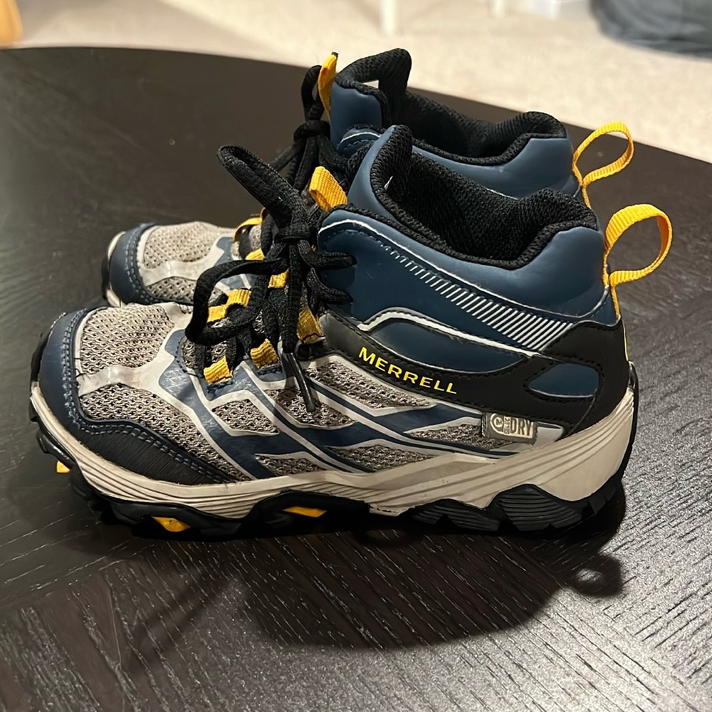 Merrell kids hiking boots, size 13 like new.